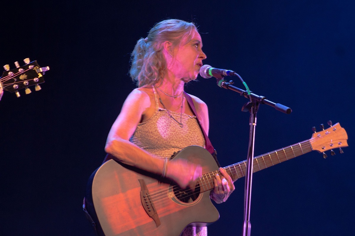 John Doe, Kristin Hersh, and Grant Lee Phillips serenaded The Oriental Theater last Friday night (Photos: Billy Thieme)