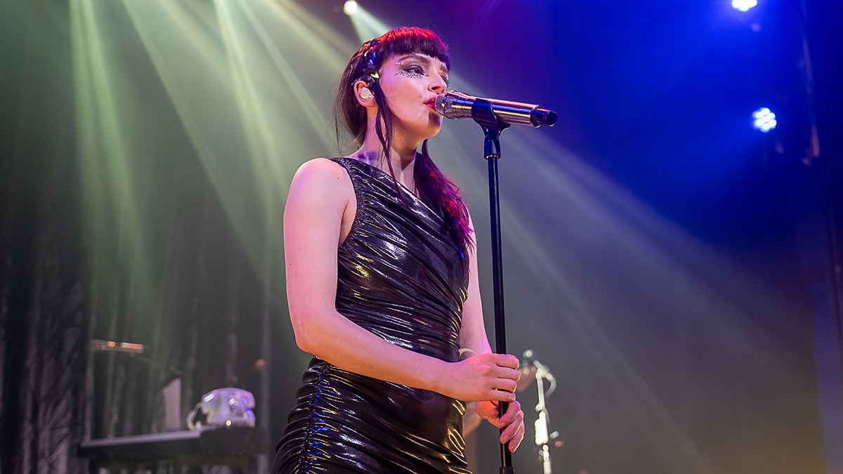 Lauren Mayberry took over the Gothic Theatre last Saturday night (Photo: Gerardo Federico)