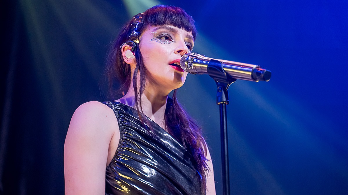 Lauren Mayberry took over the Gothic Theatre last Saturday night (Photo: Gerardo Federico)
