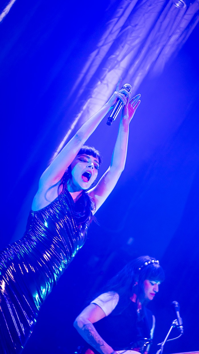 Lauren Mayberry took over the Gothic Theatre last Saturday night (Photo: Gerardo Federico)