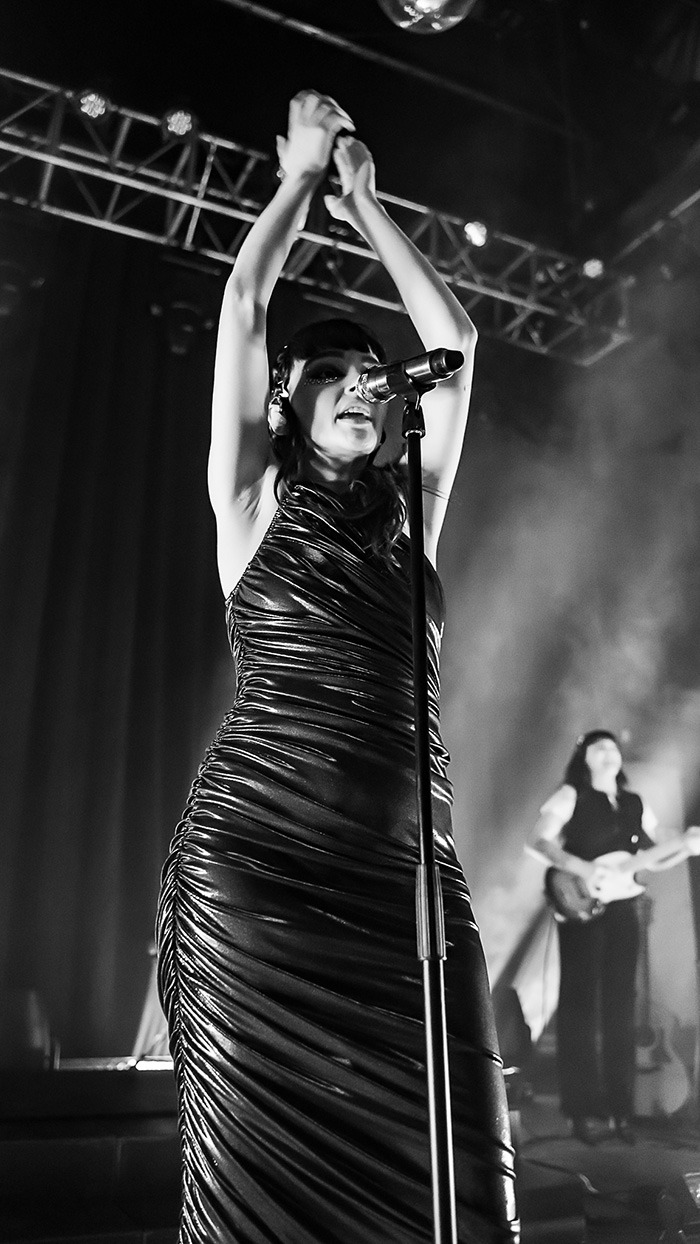 Lauren Mayberry took over the Gothic Theatre last Saturday night (Photo: Gerardo Federico)