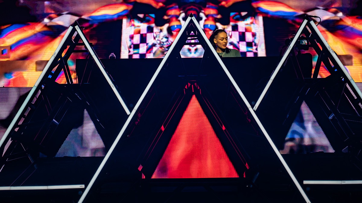 Liquid Stranger (Martin Stääf) launched a 3-night residency at Mission Ballroom last Friday, April 18, 2025 (Photos: Gerardo Federico)
