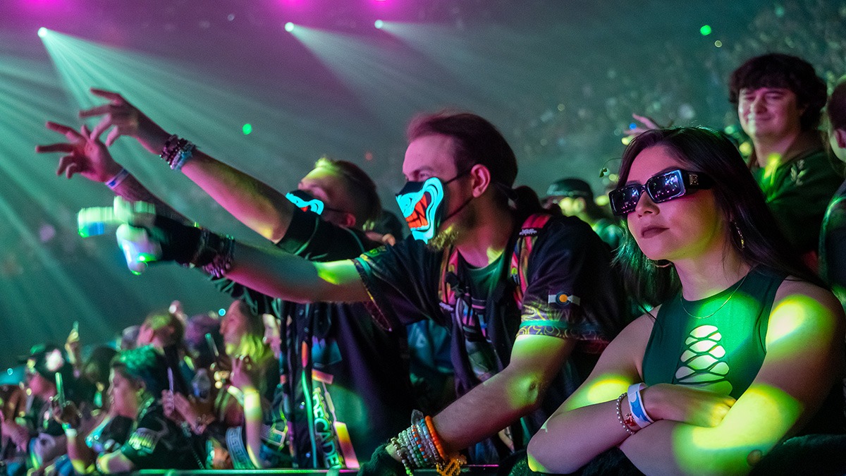 Liquid Stranger (Martin Stääf) launched a 3-night residency at Mission Ballroom last Friday, April 18, 2025 (Photos: Gerardo Federico)