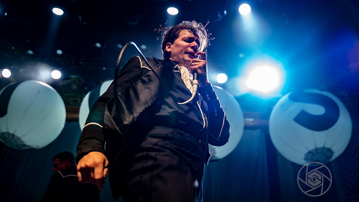 Sweden's The Hives classed upi the Ogden Theater Friday, Sept. 12 in a perfect blur of garage energy (Photos: Gerardo Federico)