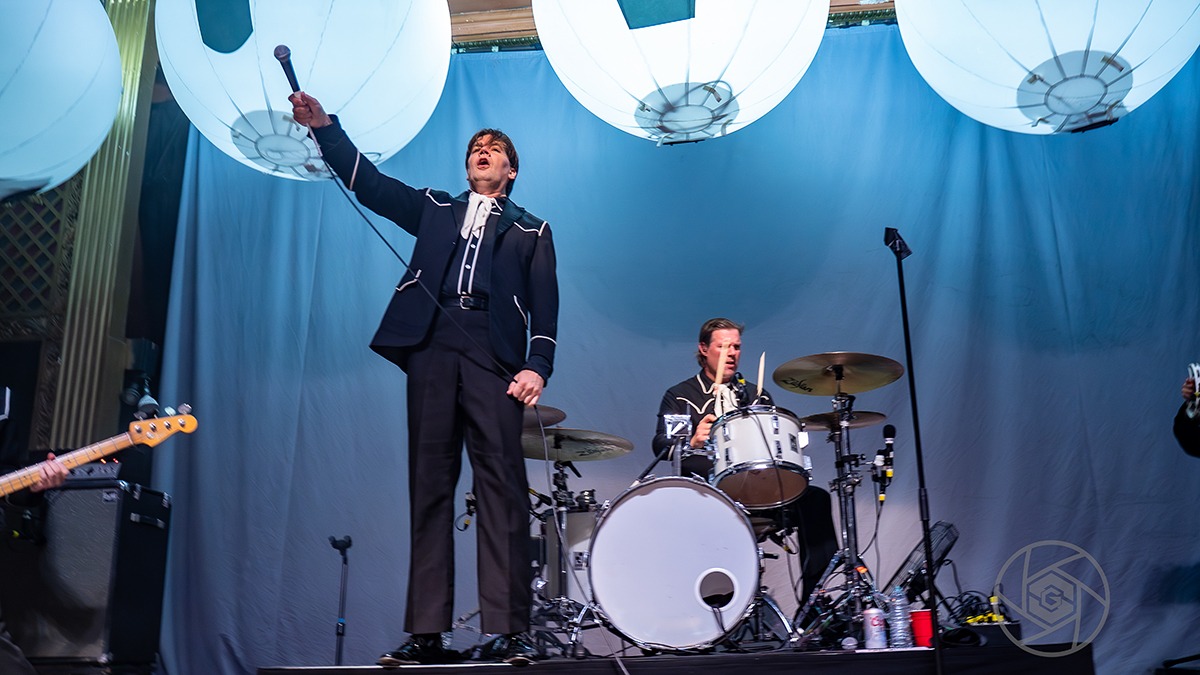 Sweden's The Hives classed upi the Ogden Theater Friday, Sept. 12 in a perfect blur of garage energy (Photos: Gerardo Federico)