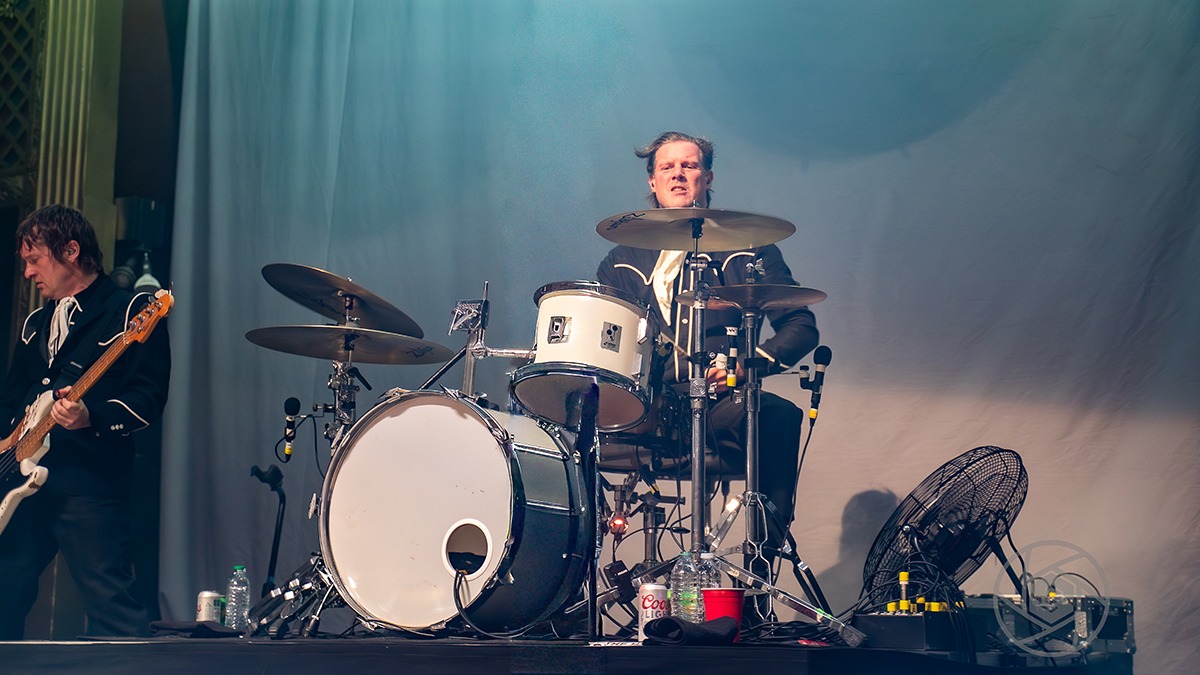 Sweden's The Hives classed upi the Ogden Theater Friday, Sept. 12 in a perfect blur of garage energy (Photos: Gerardo Federico)