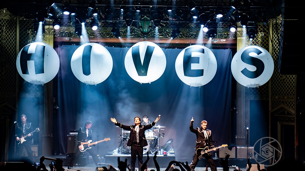 Sweden's The Hives classed upi the Ogden Theater Friday, Sept. 12 in a perfect blur of garage energy (Photos: Gerardo Federico)