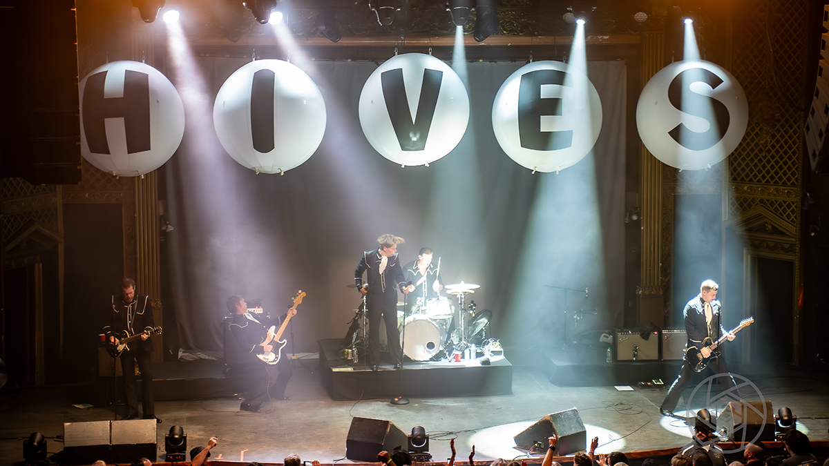 Sweden's The Hives classed upi the Ogden Theater Friday, Sept. 12 in a perfect blur of garage energy (Photos: Gerardo Federico)