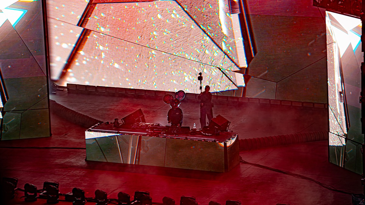 Deadmau5 lived up to the legend last Friday (photo: Gerardo Federico)