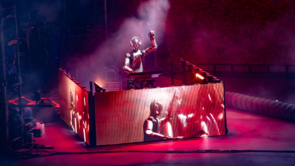 Deadmau5 lived up to the legend last Friday (photo: Gerardo Federico)