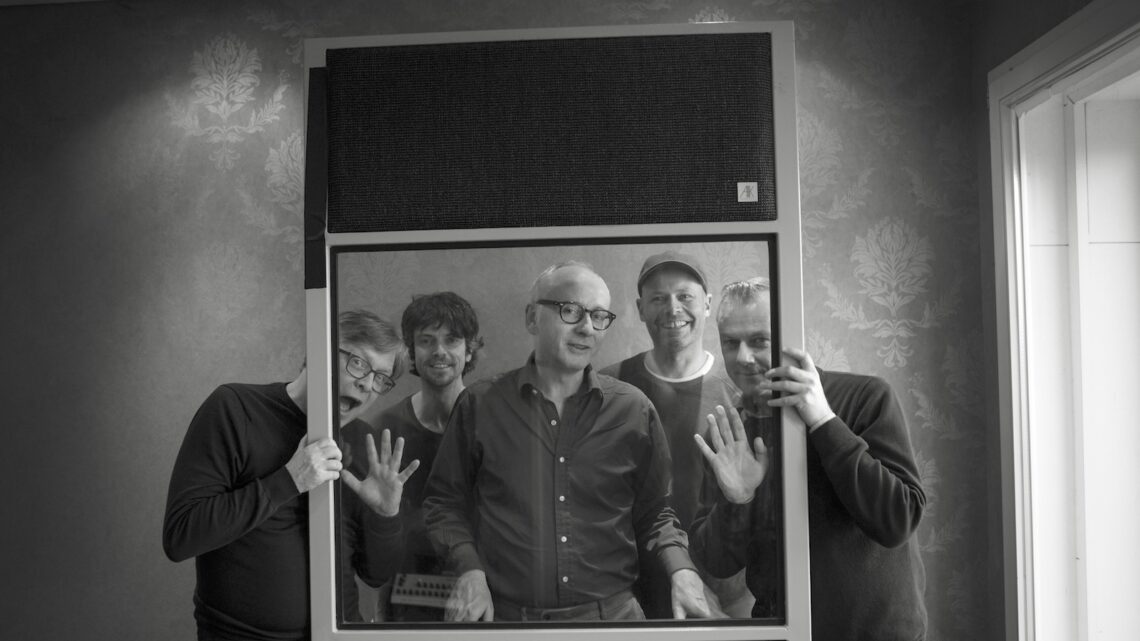 Teenage Fanclub at Ophelia’s Soapbox: Intimate,  Nostalgic, and Brilliant