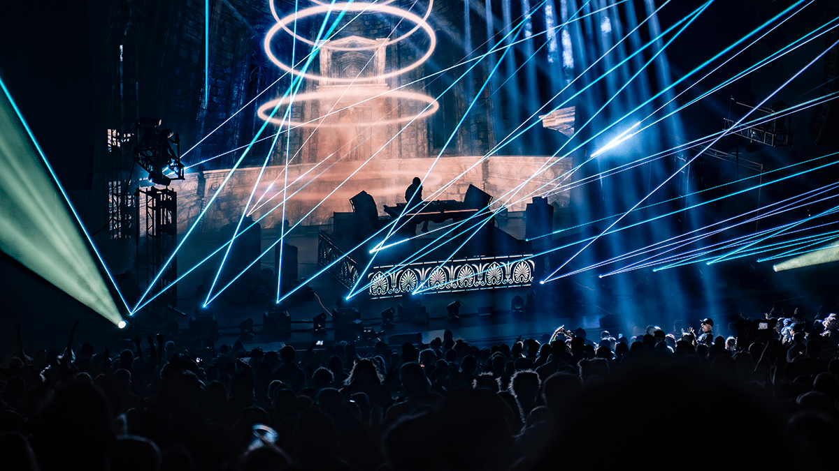Seven Lions blew his performance out of the park, surprising crowds with his mix of styles, shared performance, and beautiful visuals. (Photos: Gerardo Federico)