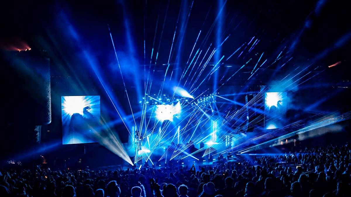 Seven Lions blew his performance out of the park, surprising crowds with his mix of styles, shared performance, and beautiful visuals. (Photos: Gerardo Federico)