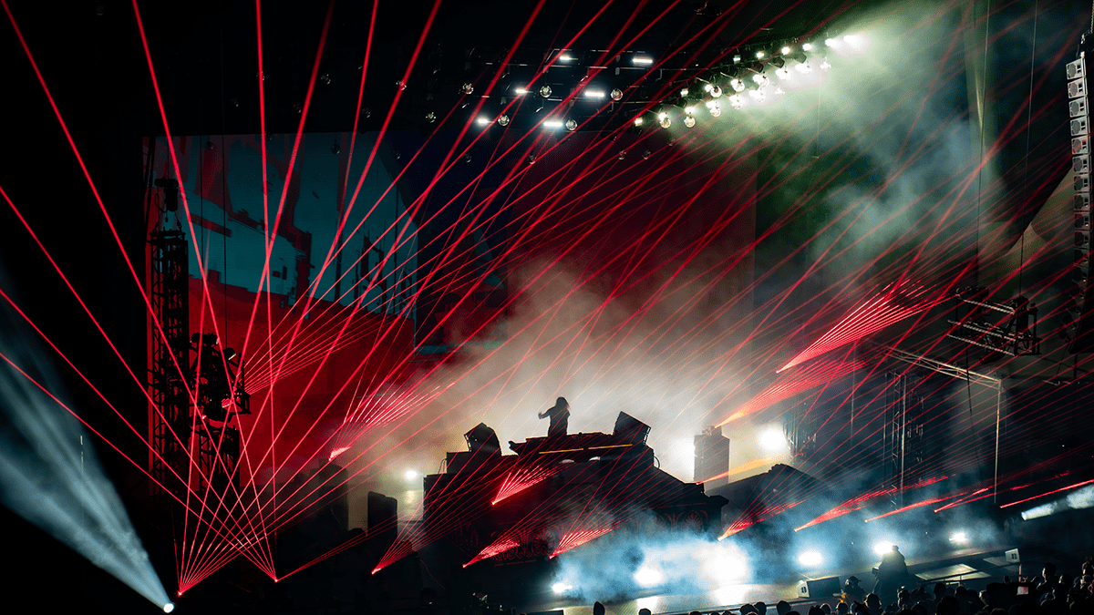 Seven Lions blew his performance out of the park, surprising crowds with his mix of styles, shared performance, and beautiful visuals. (Photos: Gerardo Federico)