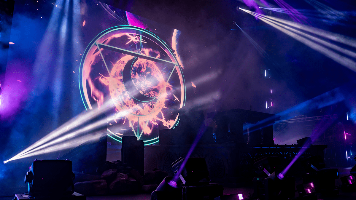 Seven Lions blew his performance out of the park, surprising crowds with his mix of styles, shared performance, and beautiful visuals. (Photos: Gerardo Federico)