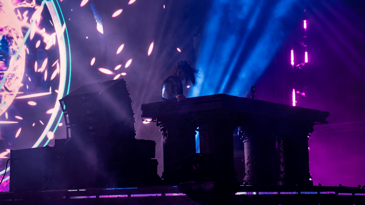 Seven Lions blew his performance out of the park, surprising crowds with his mix of styles, shared performance, and beautiful visuals. (Photos: Gerardo Federico)