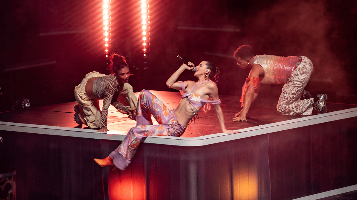 SOFI TUKKER came out ready to move last Thursday, and Red Rocks responded. (Photos: Gerardo Federico)