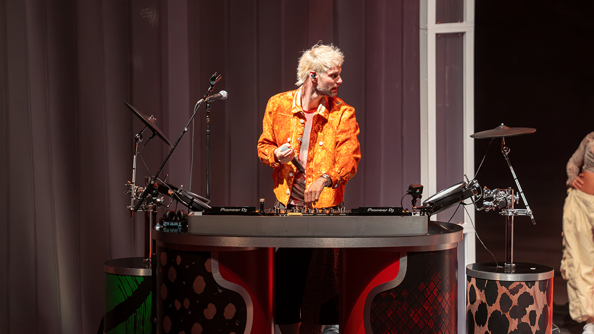 SOFI TUKKER came out ready to move last Thursday, and Red Rocks responded. (Photos: Gerardo Federico)