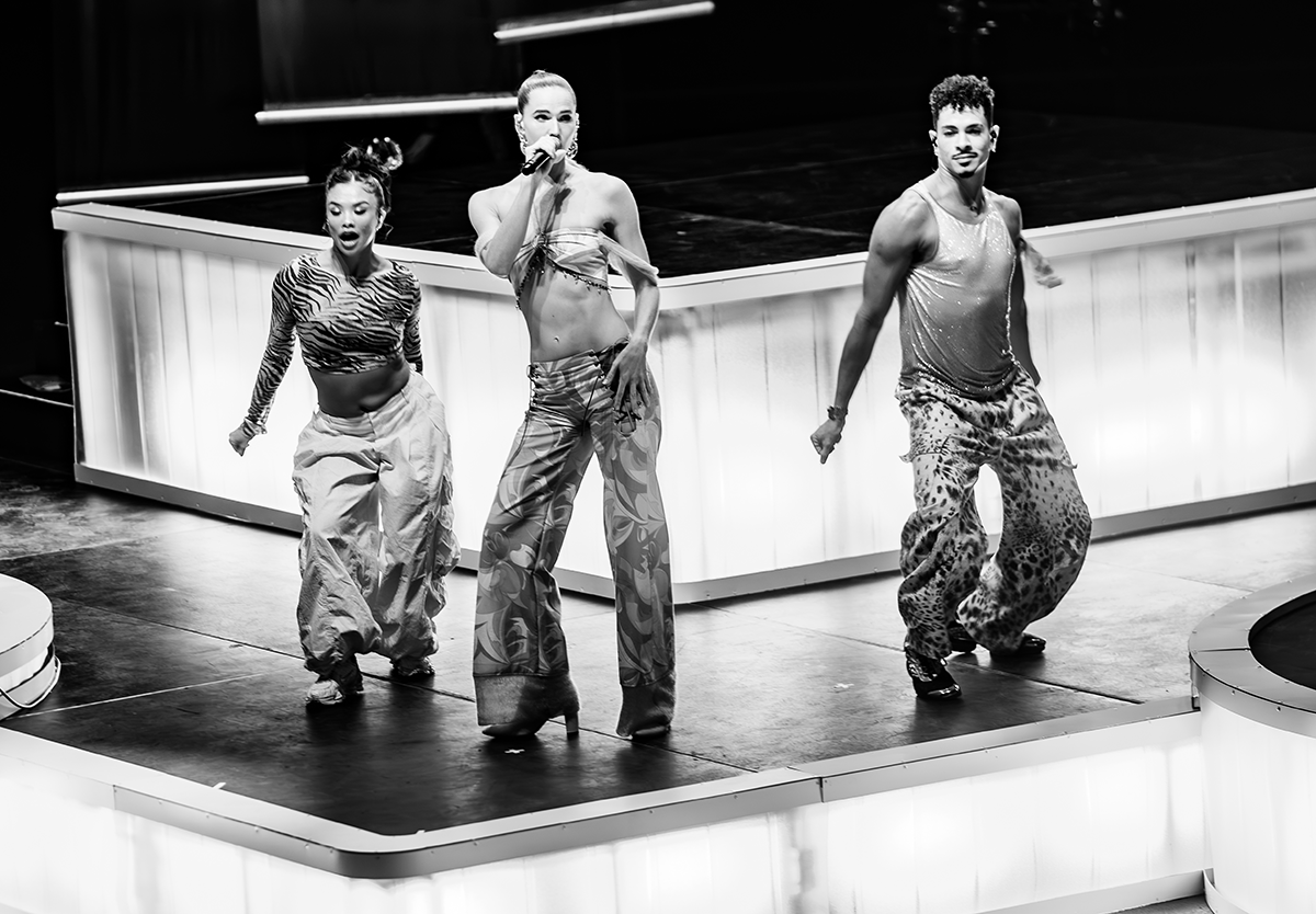 SOFI TUKKER came out ready to move last Thursday, and Red Rocks responded. (Photos: Gerardo Federico)